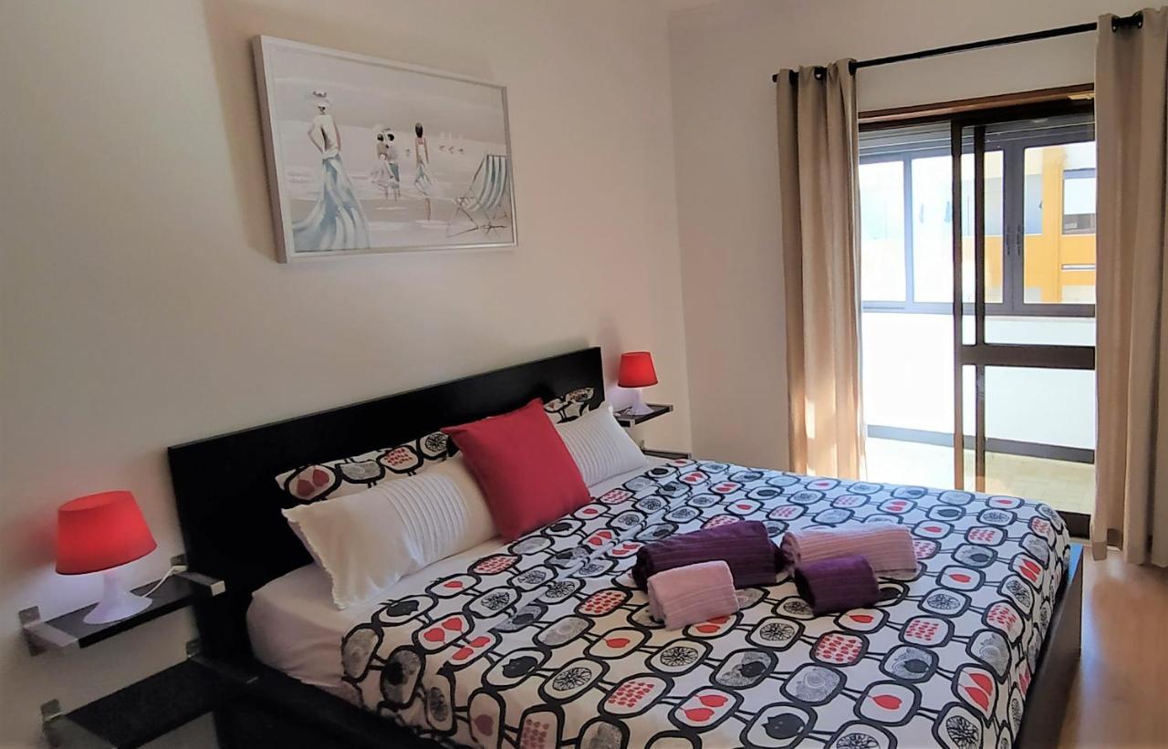 Large Apartment Near The Beach And Lisbon Costa da Caparica Exterior photo