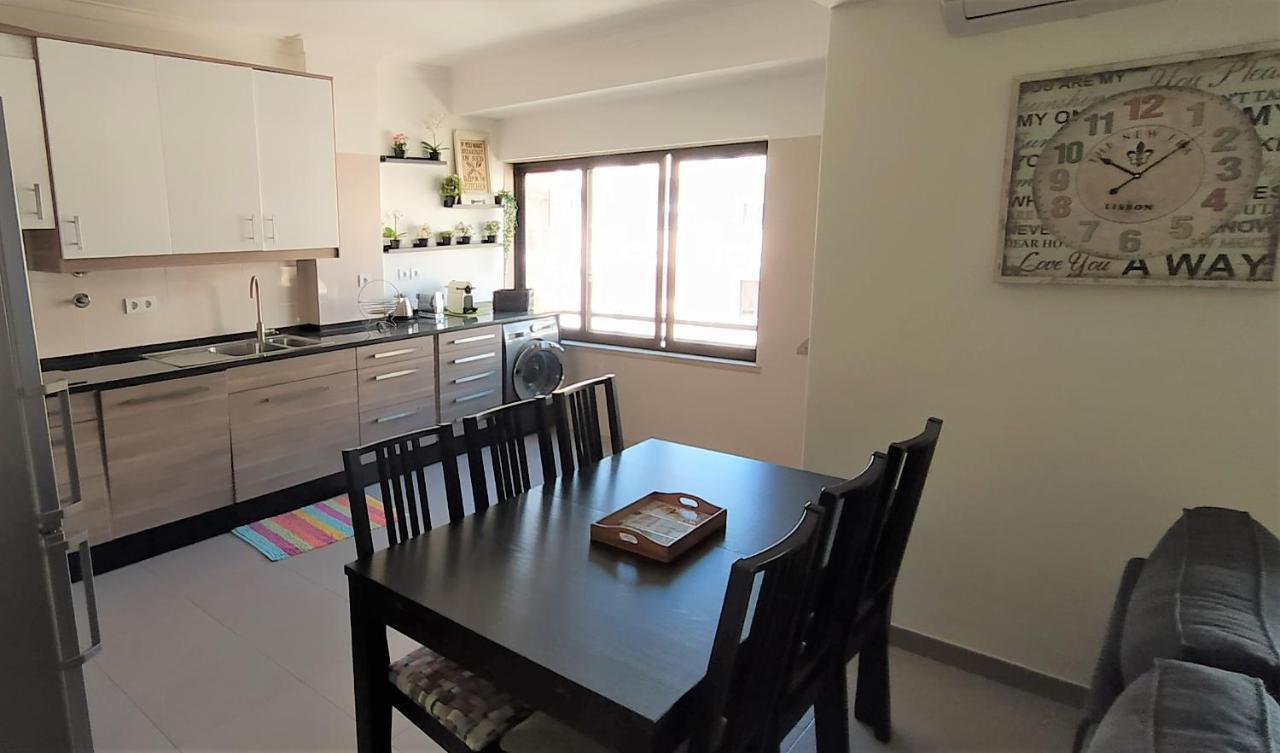 Large Apartment Near The Beach And Lisbon Costa da Caparica Exterior photo